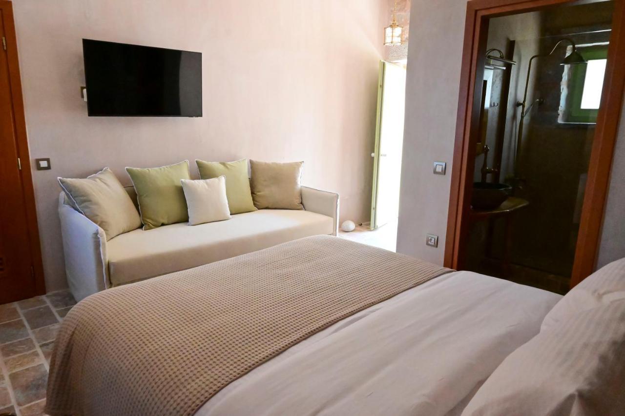 Arapis Rooms & Suites Ájosz Kiprianósz Kültér fotó