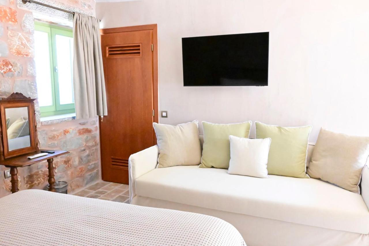 Arapis Rooms & Suites Ájosz Kiprianósz Kültér fotó