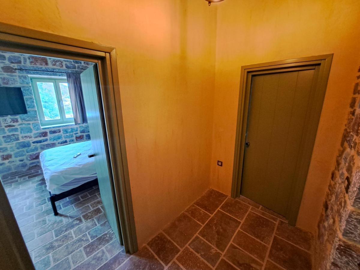 Arapis Rooms & Suites Ájosz Kiprianósz Kültér fotó