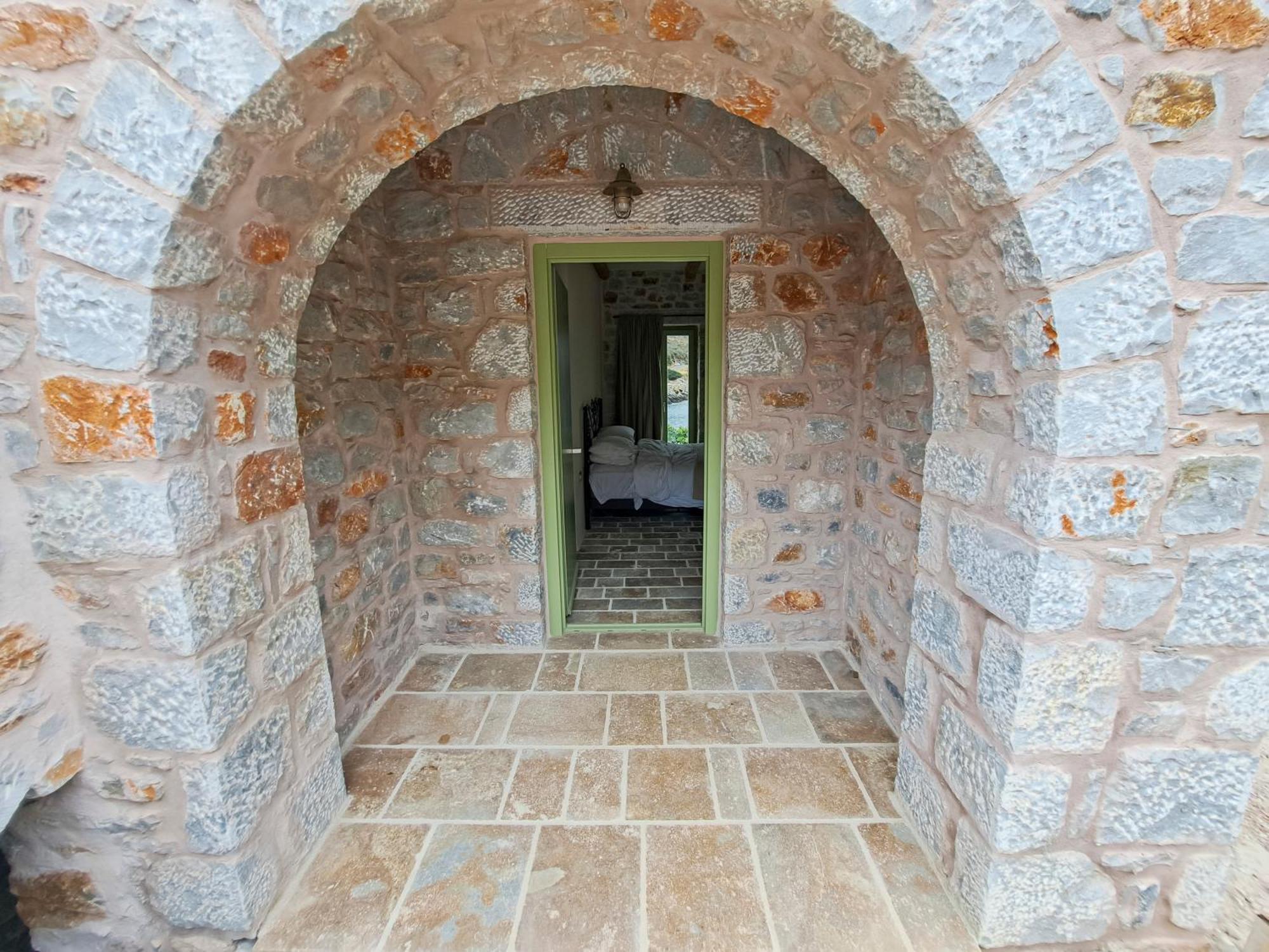 Arapis Rooms & Suites Ájosz Kiprianósz Kültér fotó