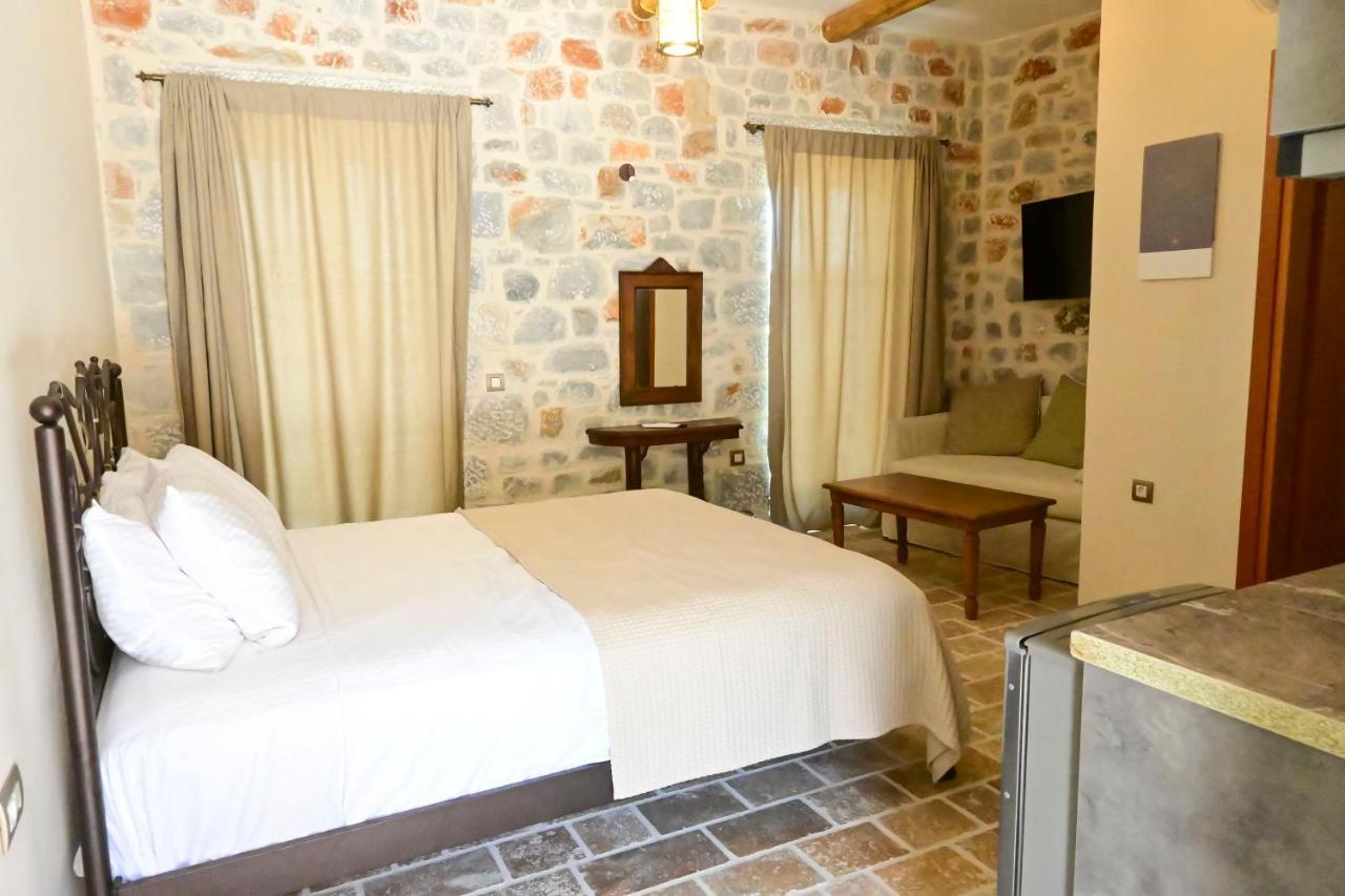Arapis Rooms & Suites Ájosz Kiprianósz Kültér fotó