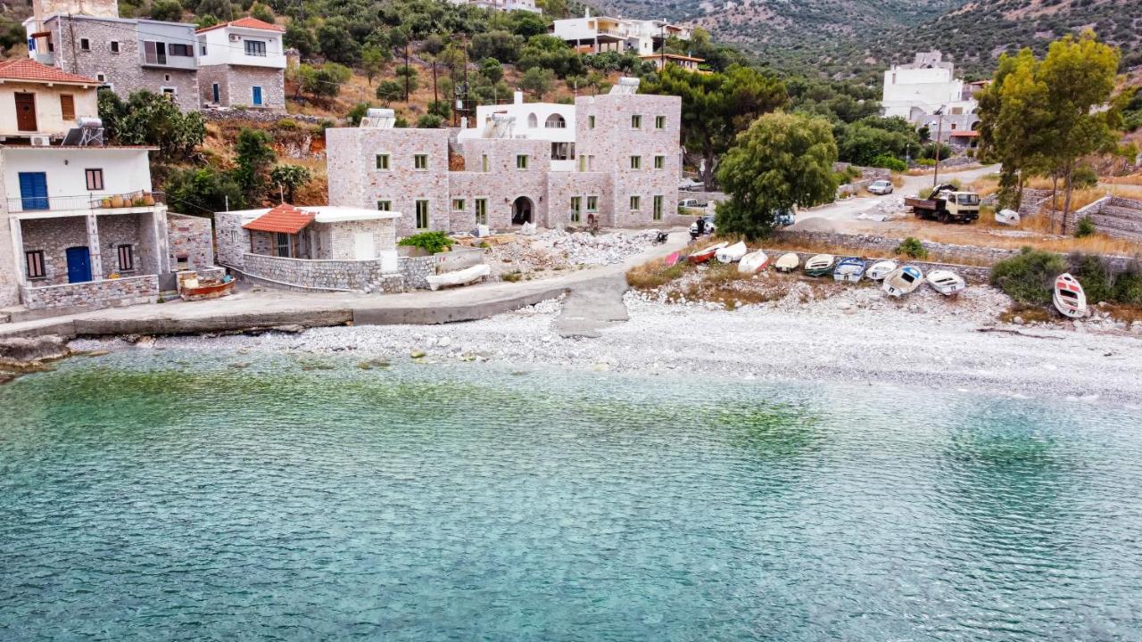 Arapis Rooms & Suites Ájosz Kiprianósz Kültér fotó
