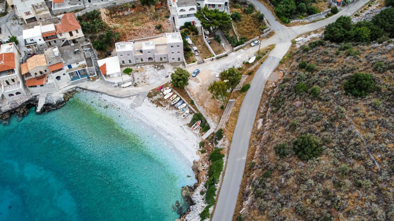 Arapis Rooms & Suites Ájosz Kiprianósz Kültér fotó