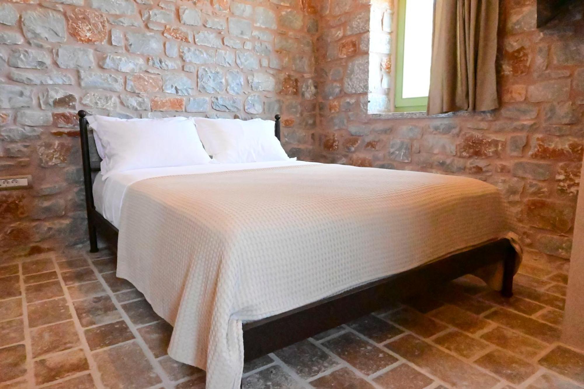 Arapis Rooms & Suites Ájosz Kiprianósz Kültér fotó