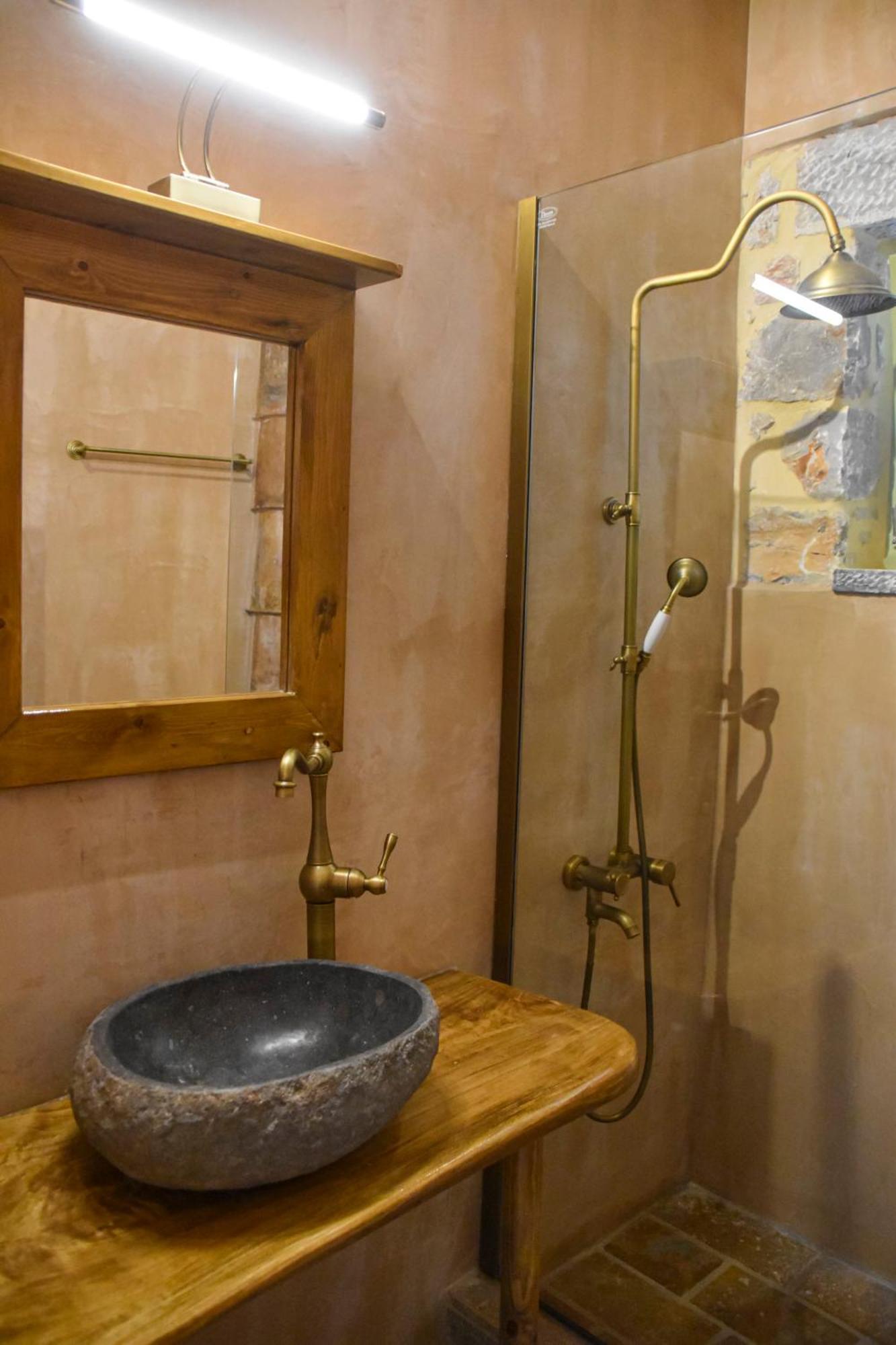 Arapis Rooms & Suites Ájosz Kiprianósz Kültér fotó